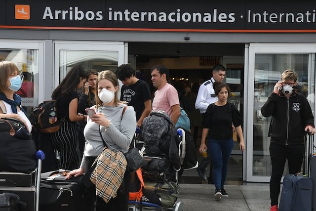 Los teléfonos de los call centers de las agencias de viaje no dejaron de sonar.