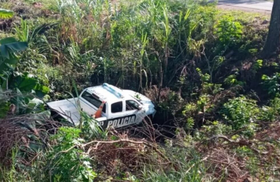 Un móvil policial sin chofer terminó en una zanja