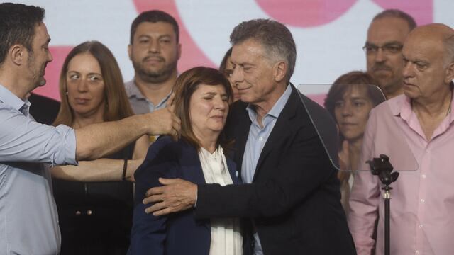Elecciones 2023. Búnker de Juntos por el Cambio. Mauricio Macri, Patricia Bullrich, Luis Petri. Horacio Rodríguez Larreta, Lilita Carrió, Gerardo Morales, Néstor Grindetti. Foto: Federico López Claro