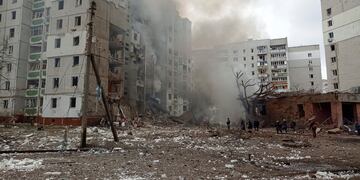 Guerra Rusia-Ucrania: ataque aéreo ruso en Chernígov, Ucrania, este jueves.