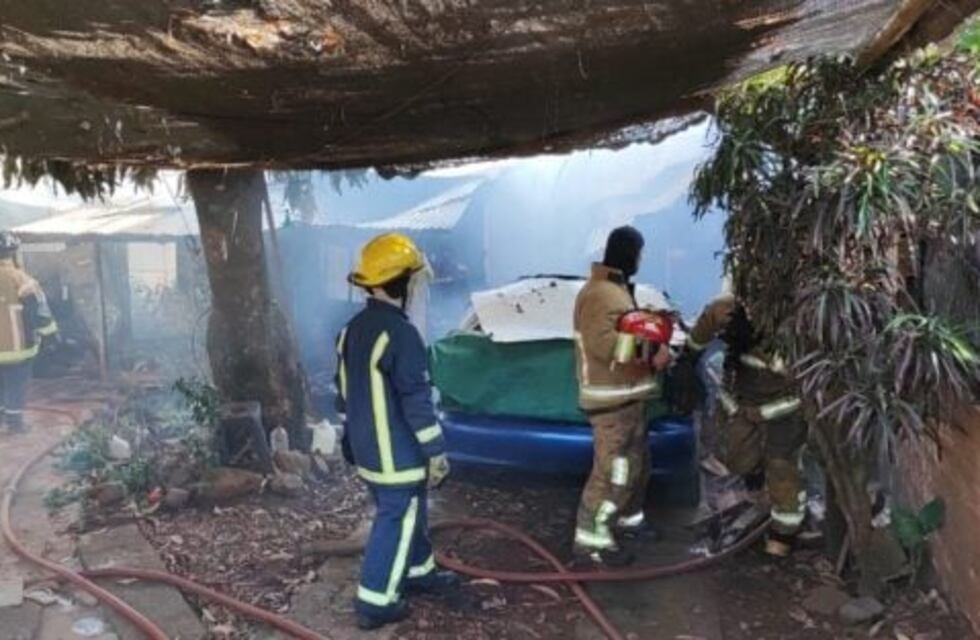 Dos incendios consumieron viviendas y dañaron un comercio en Puerto Iguazú