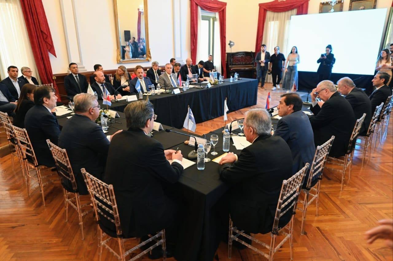 La asamblea reclamó recursos, propuso cambios en la coparticipación y pidió diálogo directo con la Nación.