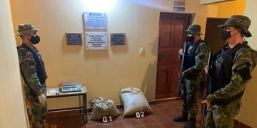 Prefectura Naval Argentina decomisó marihuana en Corpus.