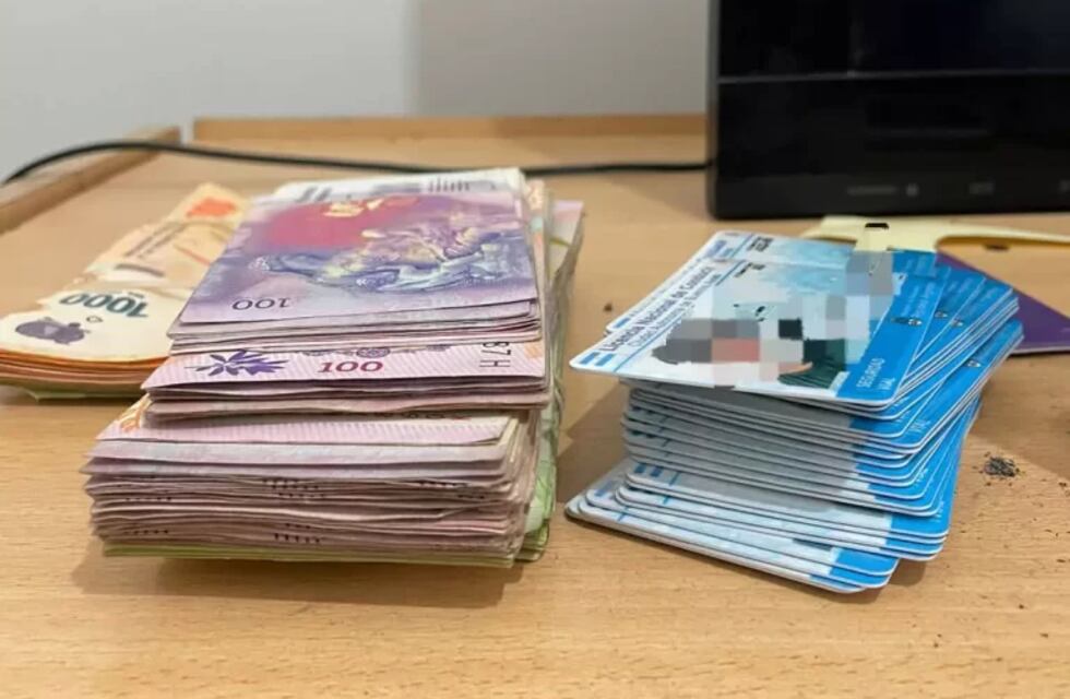 Detuvieron a una banda falsificaba licencias de conducir y las entregaba por delivery