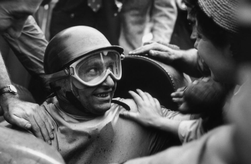La vida de Fangio llega al streaming: la serie sobre la máxima leyenda del automovilismo