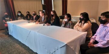 Referentes de la fundación "Jujuy con Paz y Esperanza" en ocasión de anunciar la creación de una comisión especial para recolectar denuncias y testimonios contra Milagro Sala.