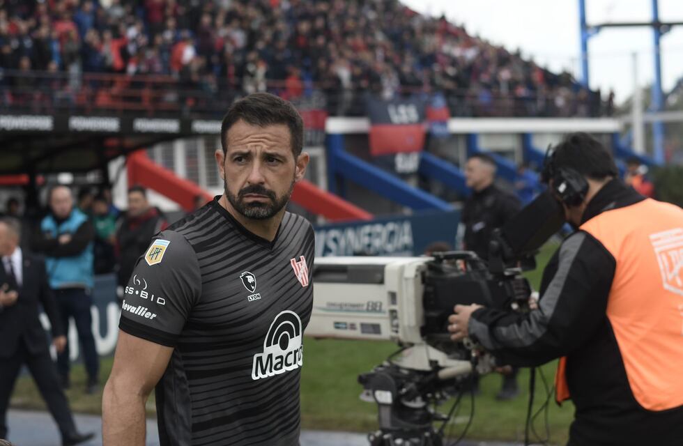 ¡Ay Carranza!: el “atajadón” y el error del arquero de Instituto que casi termina en gol de San Lorenzo