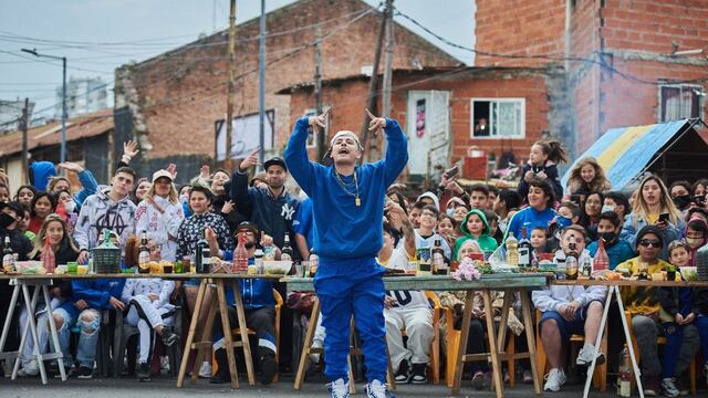 “Dance trip”: Trueno presentó su nueva canción al ritmo del hip hop de los 80′s.