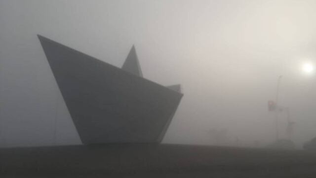 El humo procedente de Villa Constitución invadió la ciudad el último domingo. (@chechupepasea)