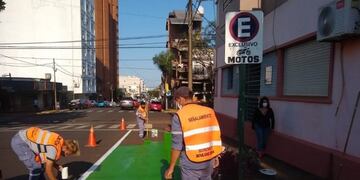 La Municipalidad ejecuta obras de señalética y demarcación de lugares en Posadas.