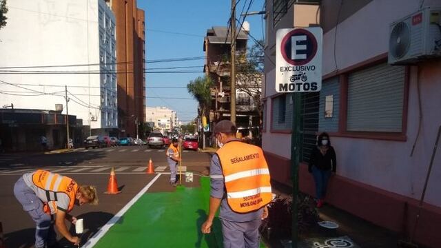 La Municipalidad ejecuta obras de señalética y demarcación de lugares en Posadas.