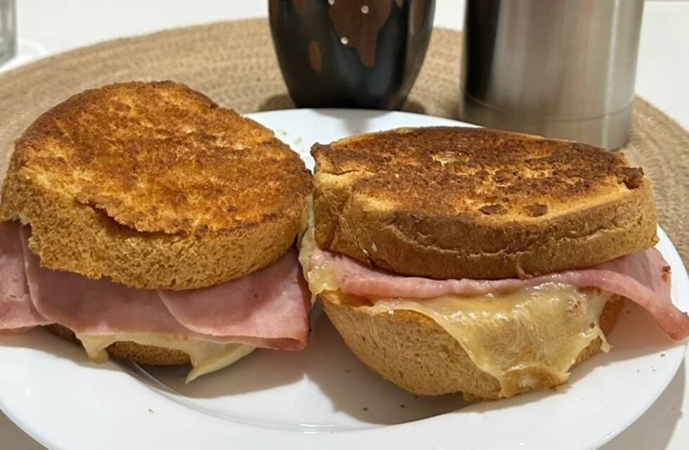 Nacho Elizalde y Jimena Barón hicieron el tostado de jamón y queso con Pan dulce que se volvió viral