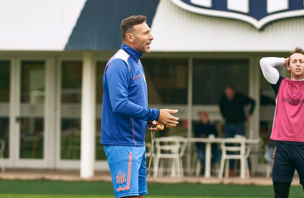 Talleres goleó a Las Palmas de Juanca Olave en un amistoso de práctica