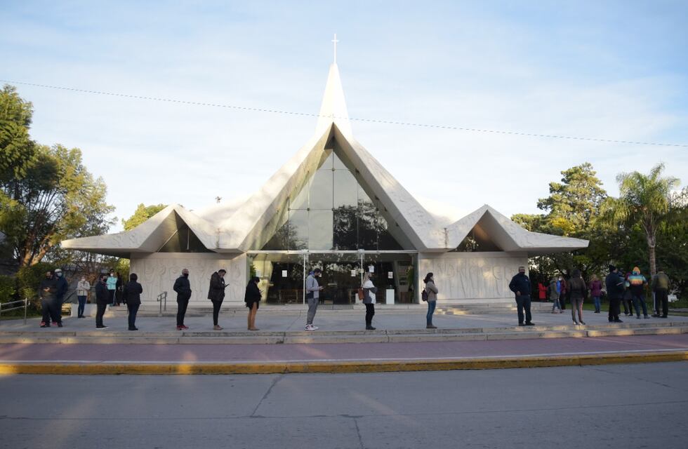 Arroyito recibió 600 primeras dosis de vacunas AstraZeneca