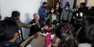 En conferencia de prensa Agustín Perassi anunció su renuncia al cargo de ministro de Gobierno de Jujuy y explicó los motivos: diferencias políticas con el gobernador Morales.