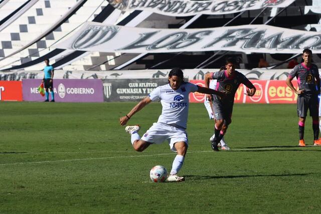 De penal y adentro. Pablo Magnín anotó cinco tantos en tres partidos. Goles que se extrañan en Alta Córdoba.