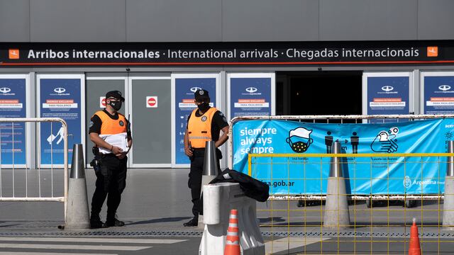 Provincia de Buenos Aires localidad de Ezeiza 28 de marzo 2021 Aeropuerto de Ezeiza 
Centro de Testeos en Ezeiza Labpax 
Foto Clarin