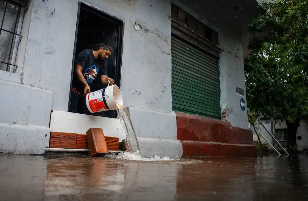 Las imágenes más impactantes de la lluvia: inundaciones, cortes de luz y destrozos