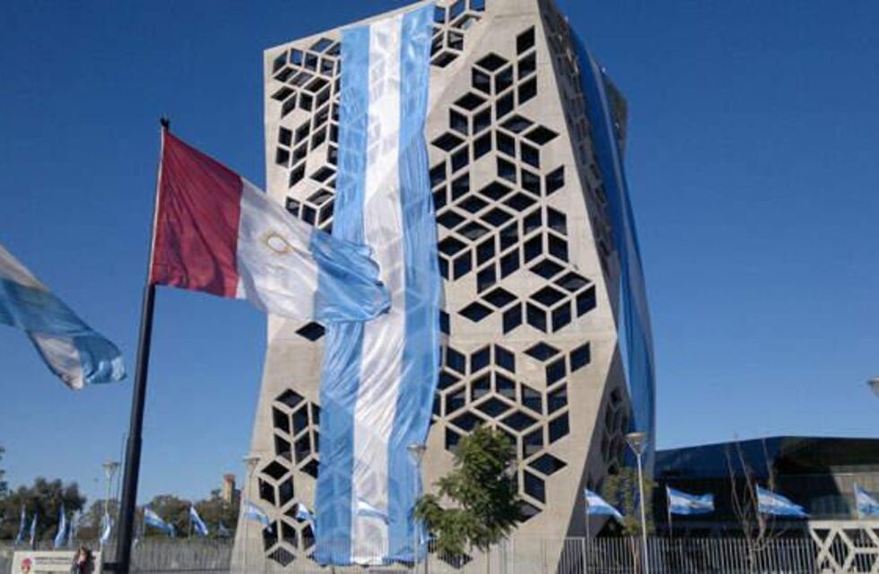 Acuerdo con gremios estatales de Córdoba para aumento salarial