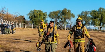 800 bomberos combaten un incendio en Totoral, Córdoba. (Ilustrativa)