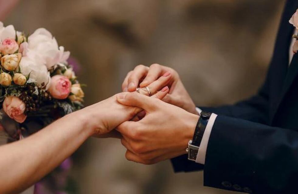 La historia de amor detrás de los sanjuaninos que eligieron un transporte inusual para irse de su casamiento