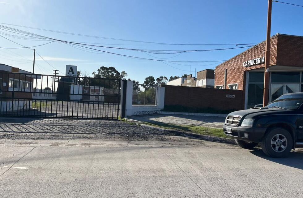 Los inversionistas extranjeros del Frigorífico Anselmo presentaron la quiebra y hay 76 familias desocupadas