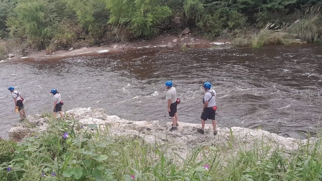 INTENSA BÚSQUEDA EN EL RÍO COSQUÍN TRAS LA DENUNCIA DE DOS ADOLESCENTES