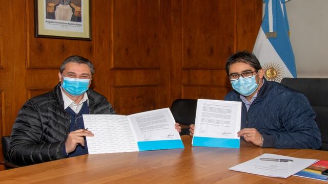 Intendente de Brinkmann Gustavo Tévez y Diego Cardozo, ministro de salud de la provincia.