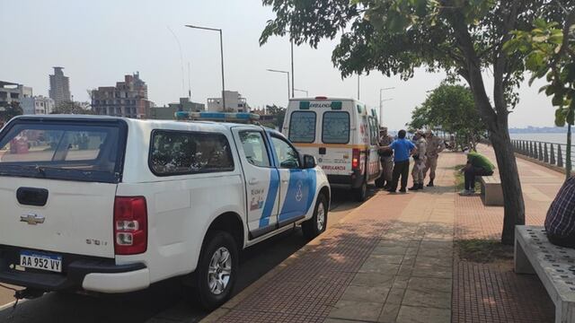 Se tiró al Paraná para recuperar su celular y casi se ahoga.