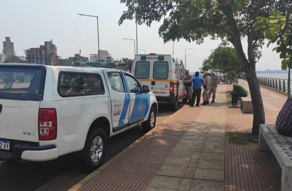 Se tiró al Paraná para recuperar su celular y casi se ahoga