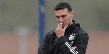 Lionel Scaloni empieza a definir la lista para el Mundial de Qatar 2022. Habría un 90% de la lista confirmada, pero aún restan algunas dudas.