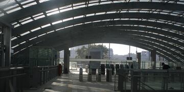 Entrada de la estación Constitución del subte, línea C.
