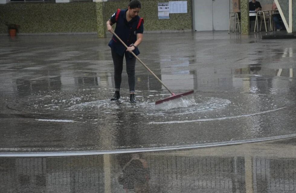 El temporal en Ciudad de Santa Fe complica el desarrollo de las elecciones presidenciales 2023