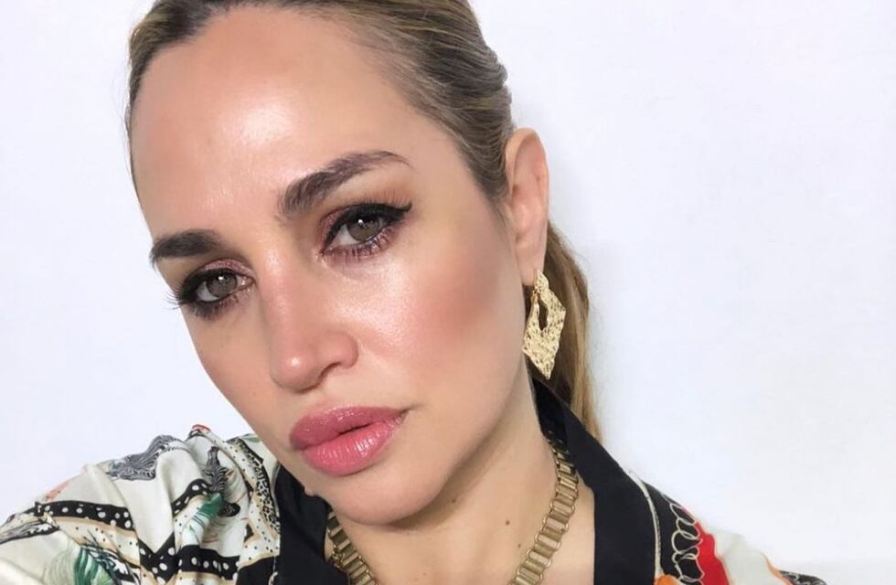 En malla enteriza negra y a contra luz, Belén Francese cautivó en Instagram