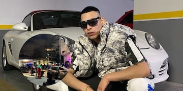 Kaleb chocó a una moto, quiso escaparse, e impactó contra un auto