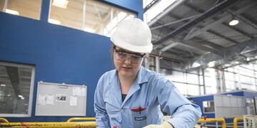 En las fábricas se produjo un importante repunte de la actividad luego del primer año de pandemia.