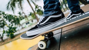 ¿Conviene comprar en Chile?: esto es lo que valen unas zapatillas Vans.
