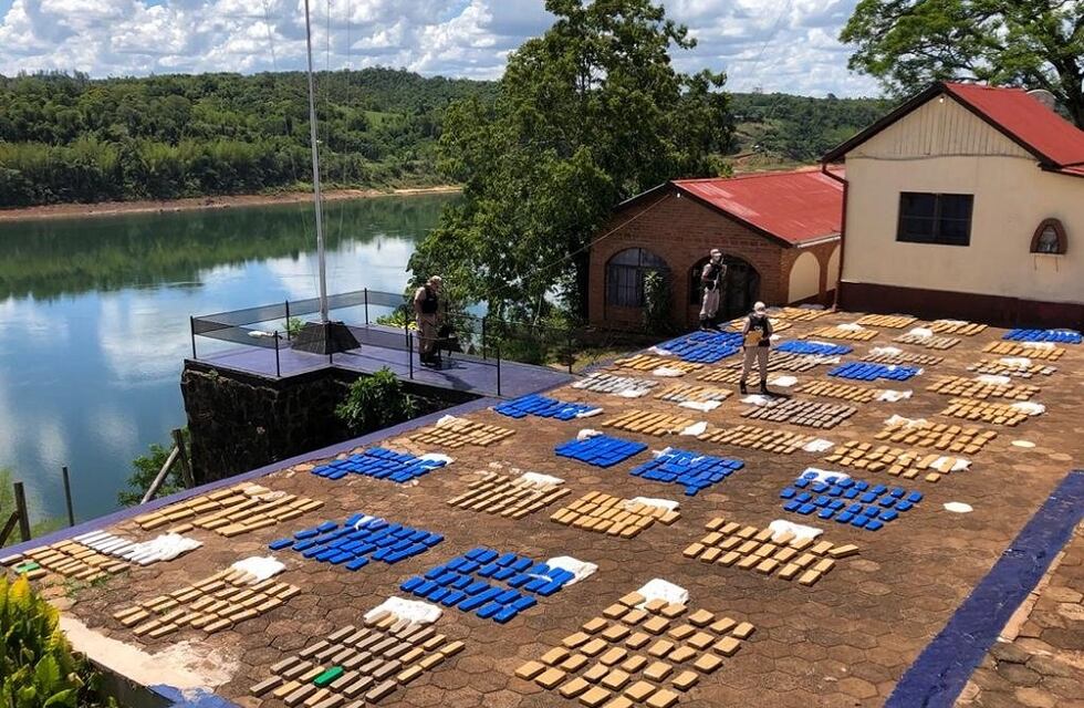 Incautan casi una tonelada de marihuana en Eldorado