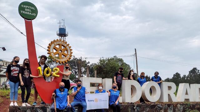 Eldorado: jóvenes del Interact Puerto Eldorado plantaron 102 árboles.