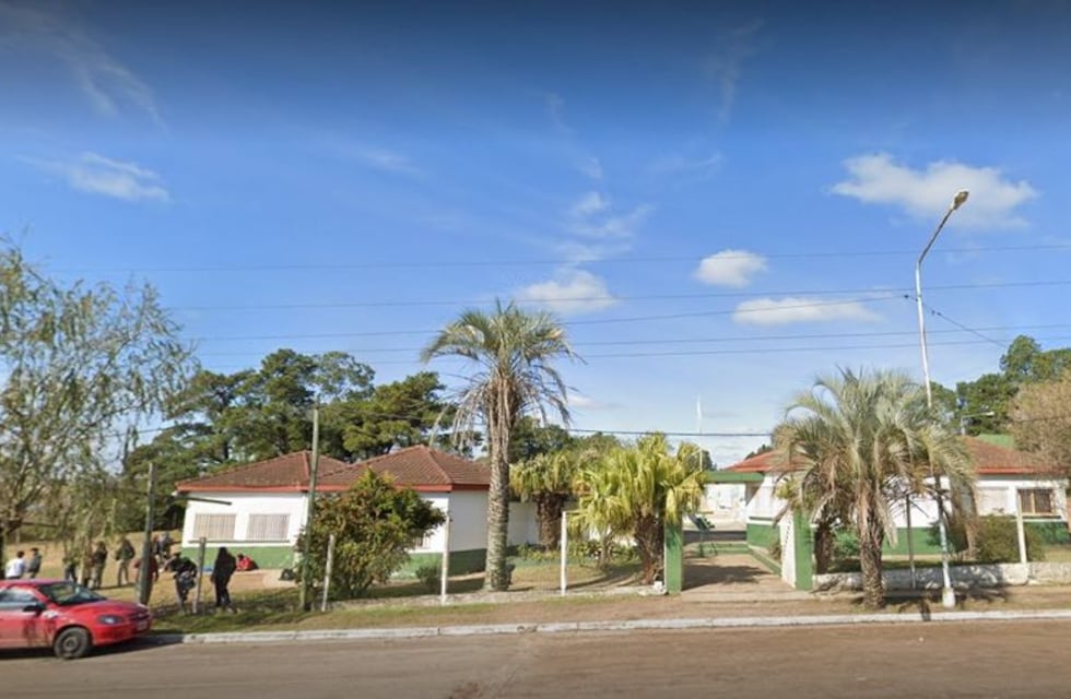 Escuela de Concordia suspende clases por serios problemas edilicios