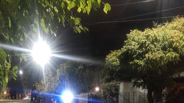 Un empleado judicial violentó a su pareja y se atrincheró.