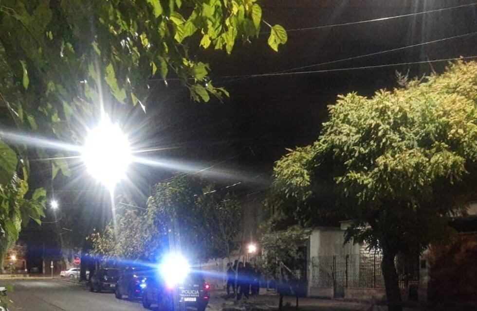 Un empleado judicial de Mendoza golpeó a su pareja, se atricheró y transmitió en vivo por Facebook