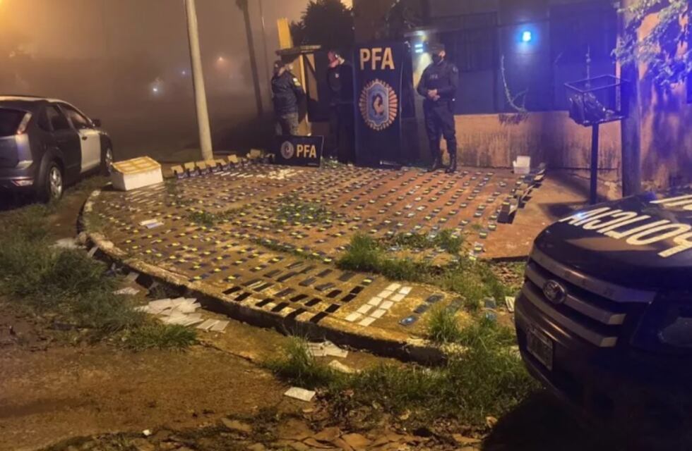 Incautan gran cantidad de mercadería ilegal en Puerto Iguazú