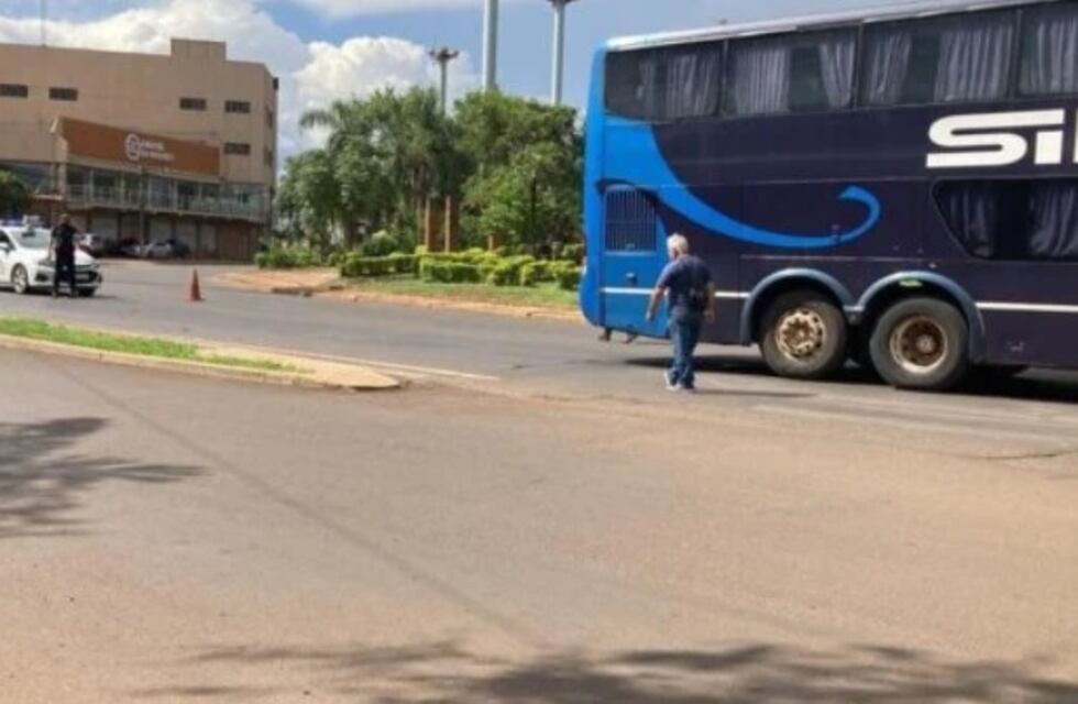 Accidente sobre la rotonda de Posadas dejó a un motociclista fallecido