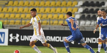 Kevin Ortiz ingresó como titular con la cinta de capitán de la Academia.
