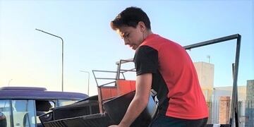 Tomás Bizarro egresó el año pasado de la Escuela 175 “General San Martín” de San Luis y con el dinero de las estampillas escolares comenzó un emprendimiento.