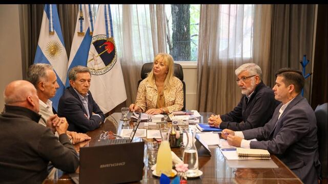 Reunión entre las intendenta Rossana Chahla y directivos de la Facultad de Ciencias Exacta