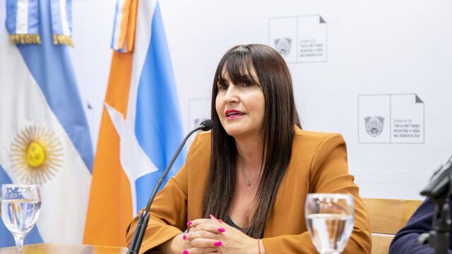 Ministra de Producción y Ambiente, Karina Fernández