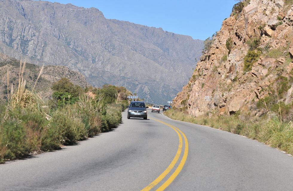 El Gobierno de Córdoba denunció al conductor filmado en un sobrepaso, y que casi choca en las Altas Cumbres
