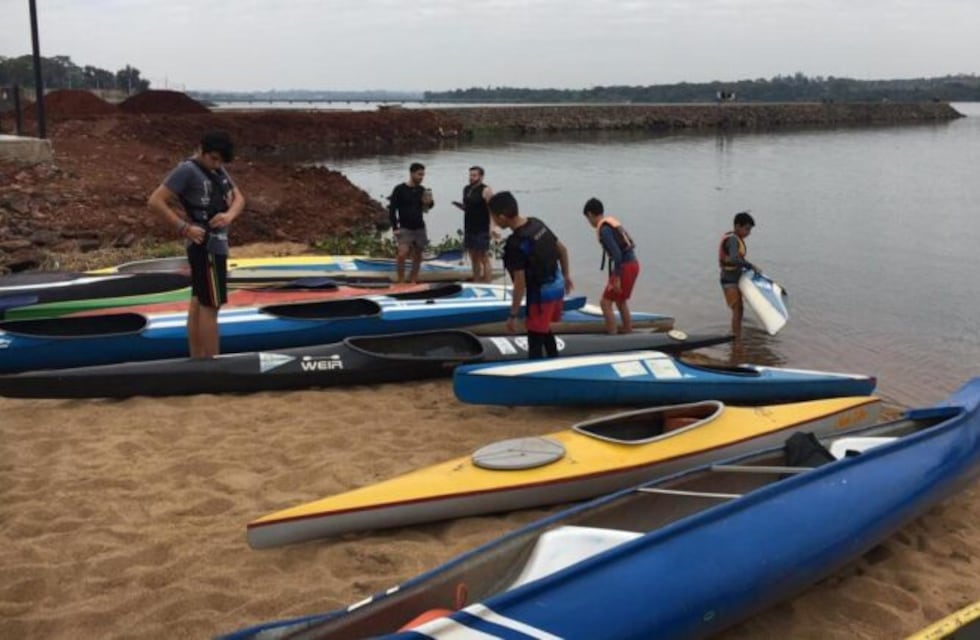 Canotaje en Posadas: se realizó una competencia amistosa en el Club Capri